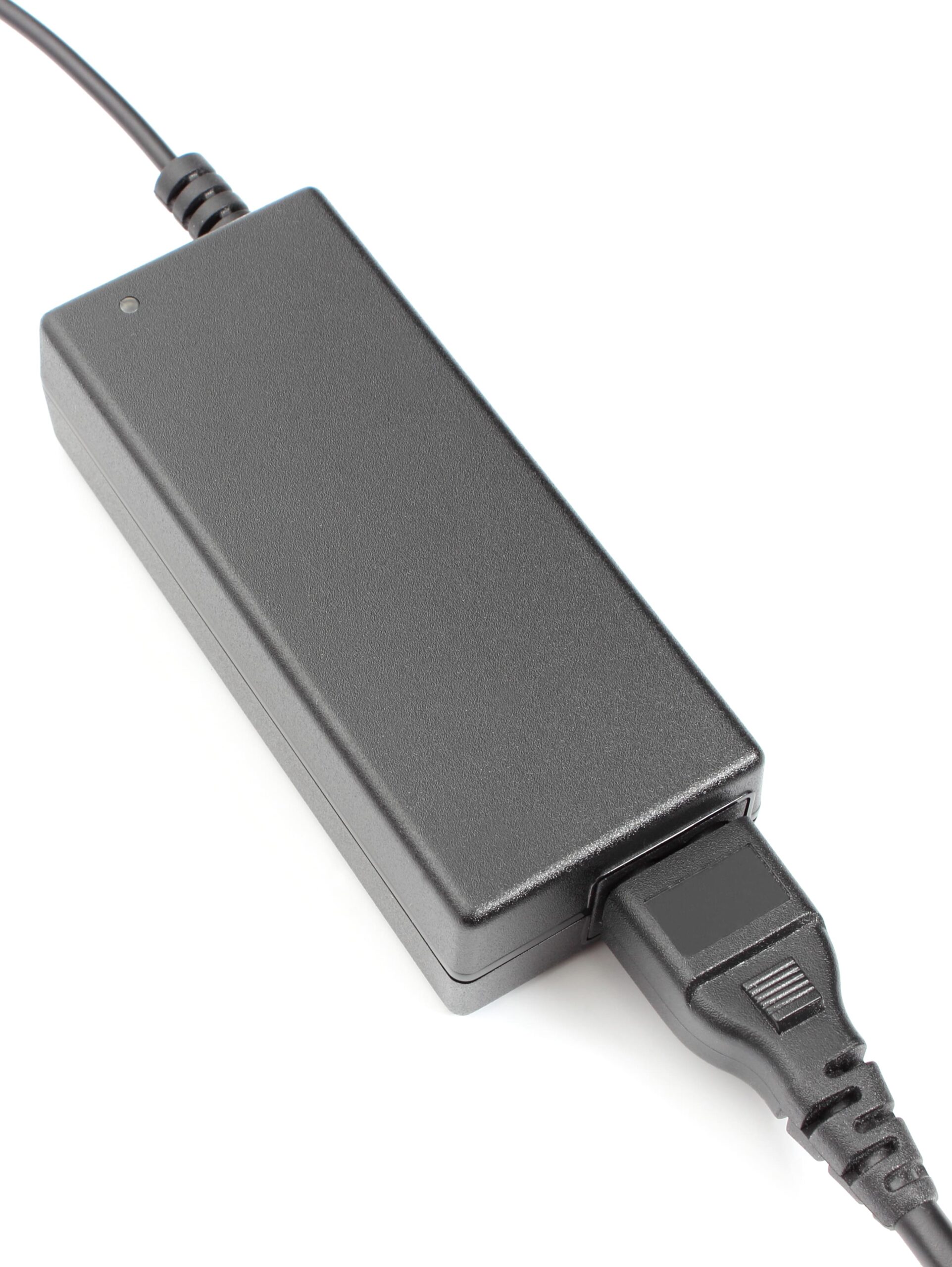 verifica cable de cargado laptop